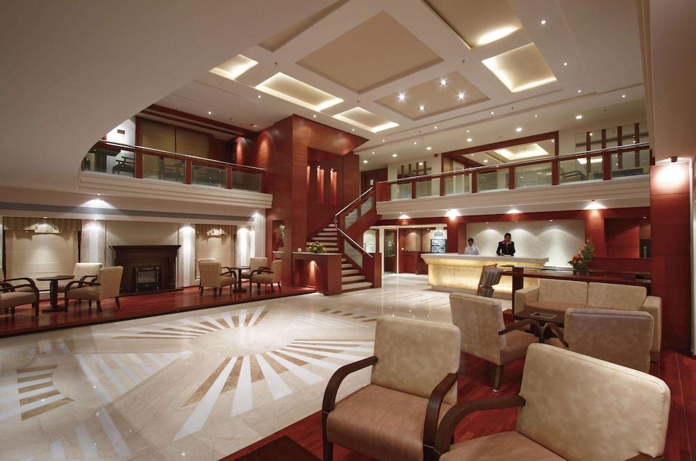 Surestay Plus Hotel By Best Western Indore Buitenkant foto
