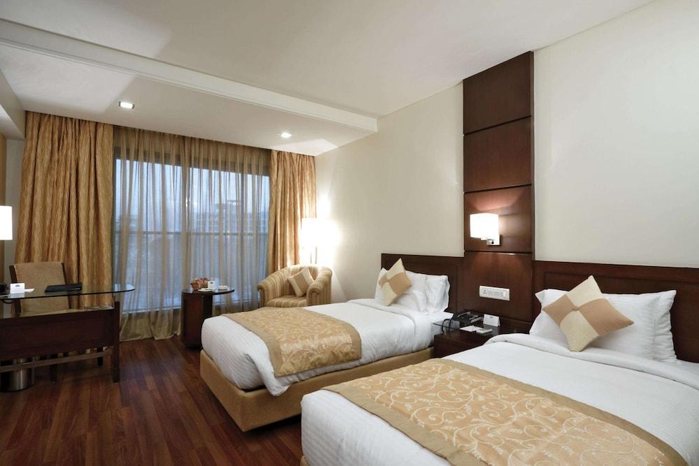 Surestay Plus Hotel By Best Western Indore Buitenkant foto