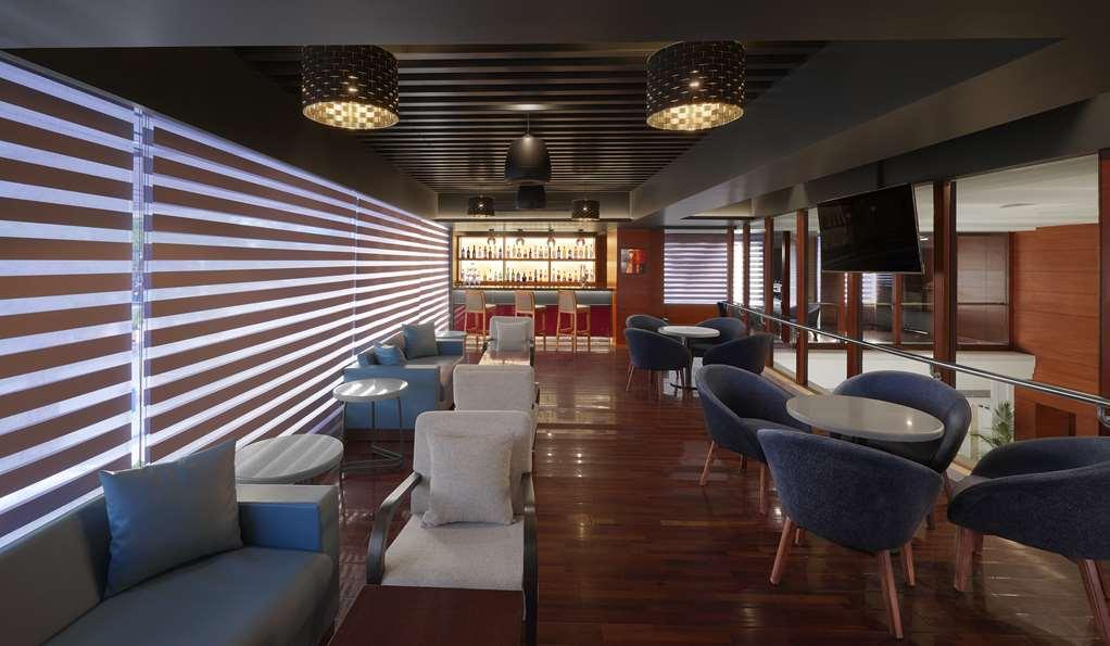 Surestay Plus Hotel By Best Western Indore Restaurant foto