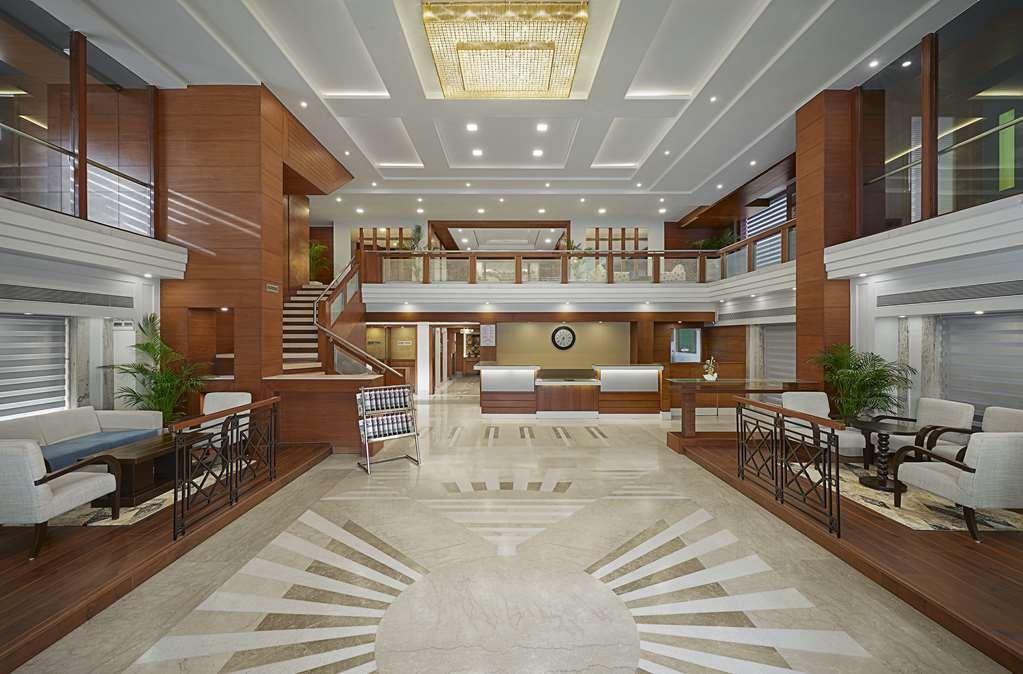 Surestay Plus Hotel By Best Western Indore Interieur foto