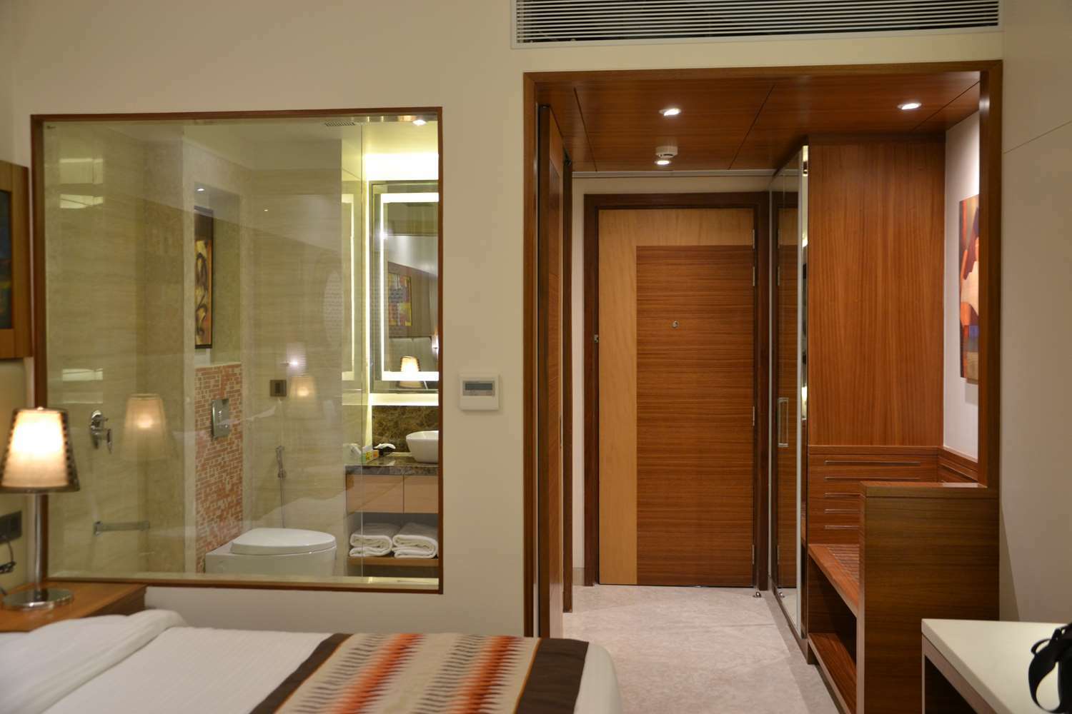 Surestay Plus Hotel By Best Western Indore Kamer foto