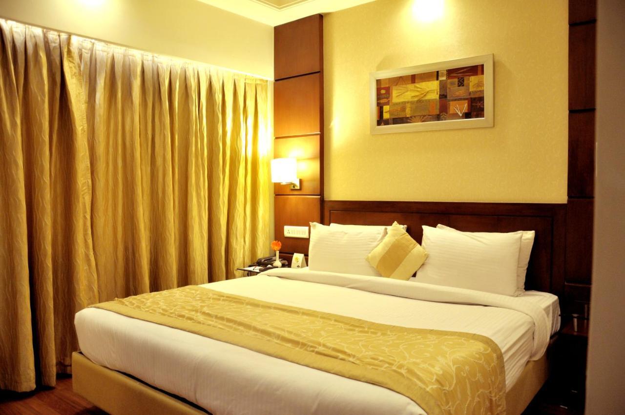 Surestay Plus Hotel By Best Western Indore Kamer foto