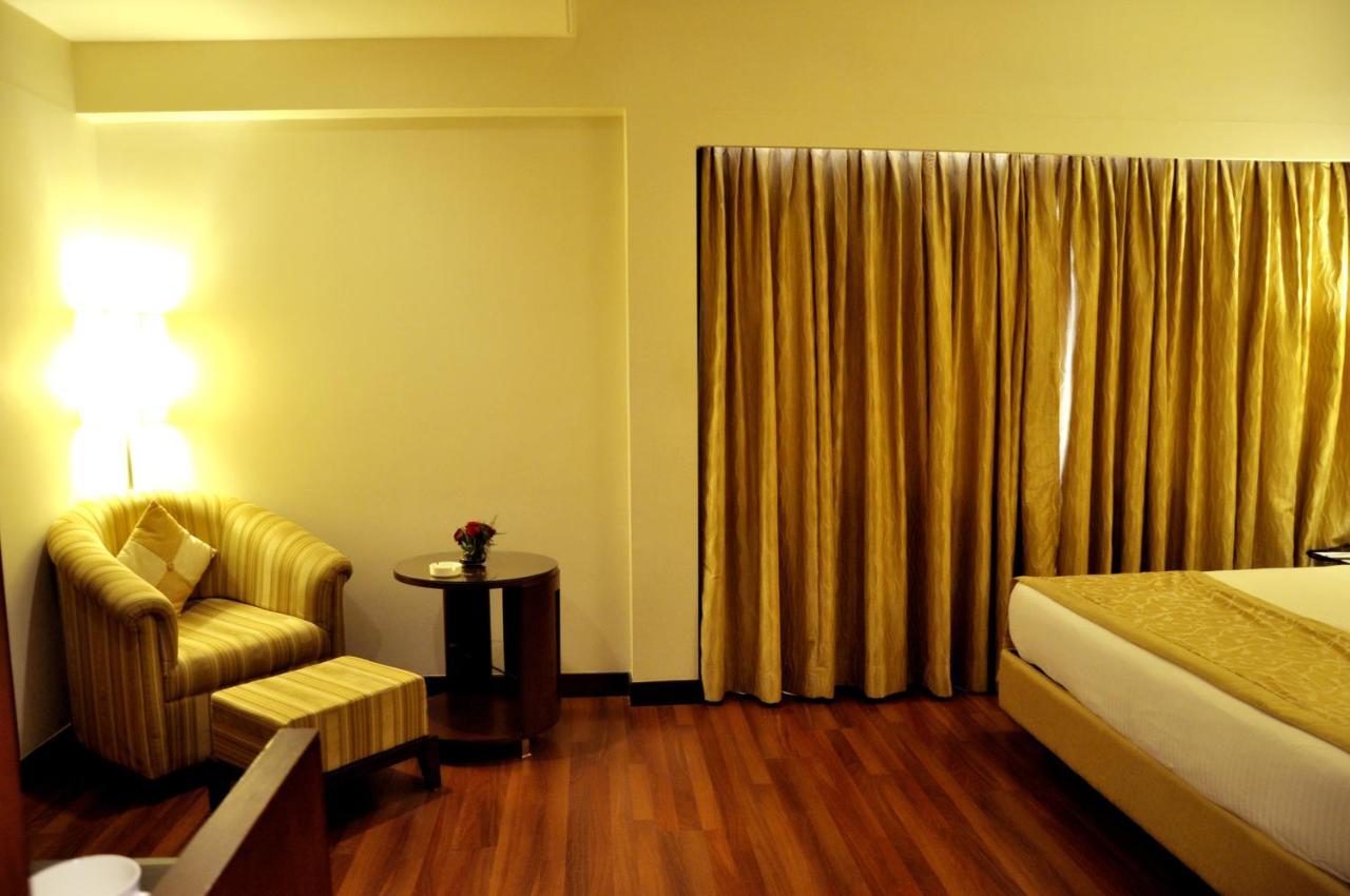 Surestay Plus Hotel By Best Western Indore Kamer foto