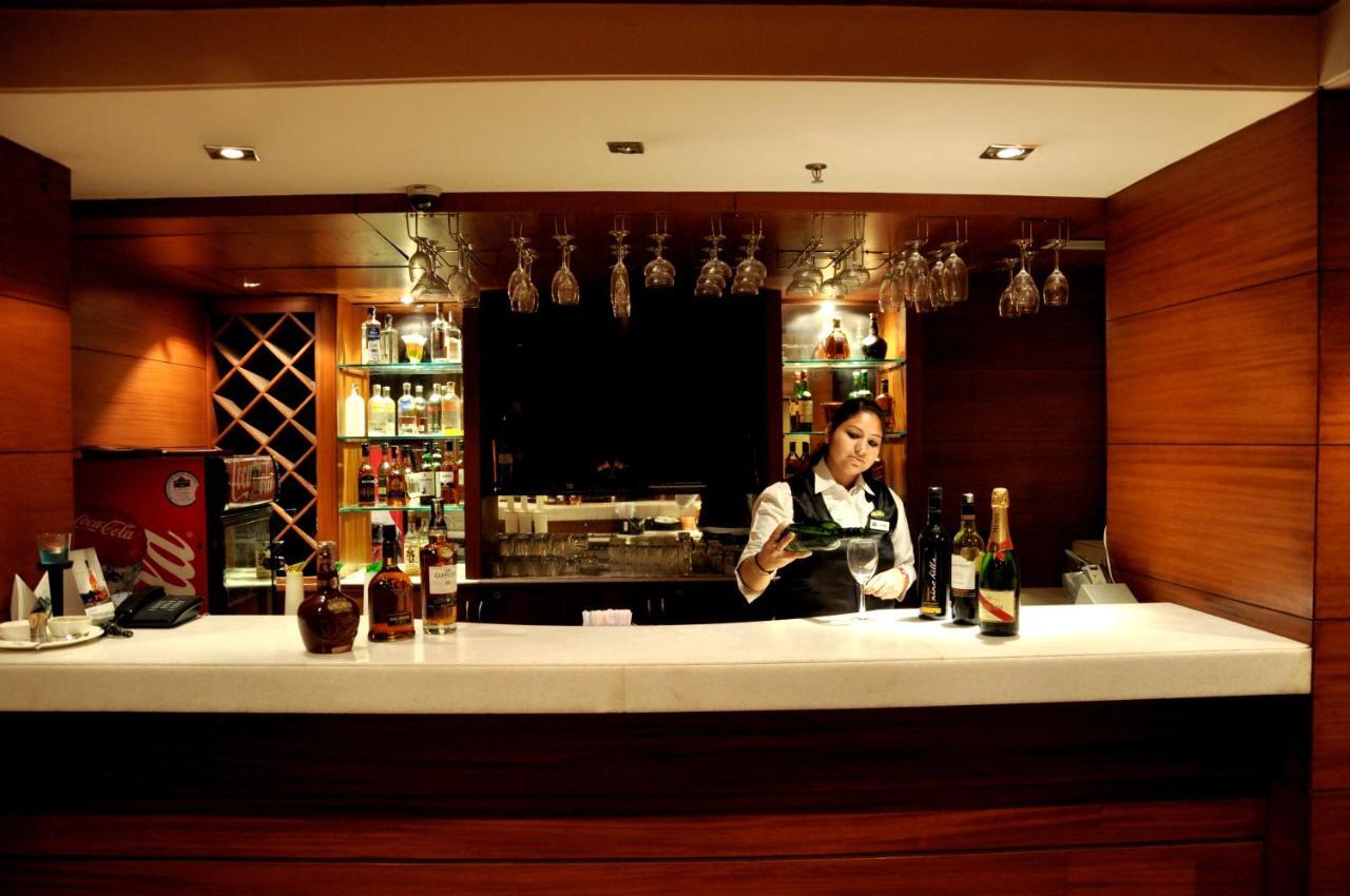 Surestay Plus Hotel By Best Western Indore Buitenkant foto