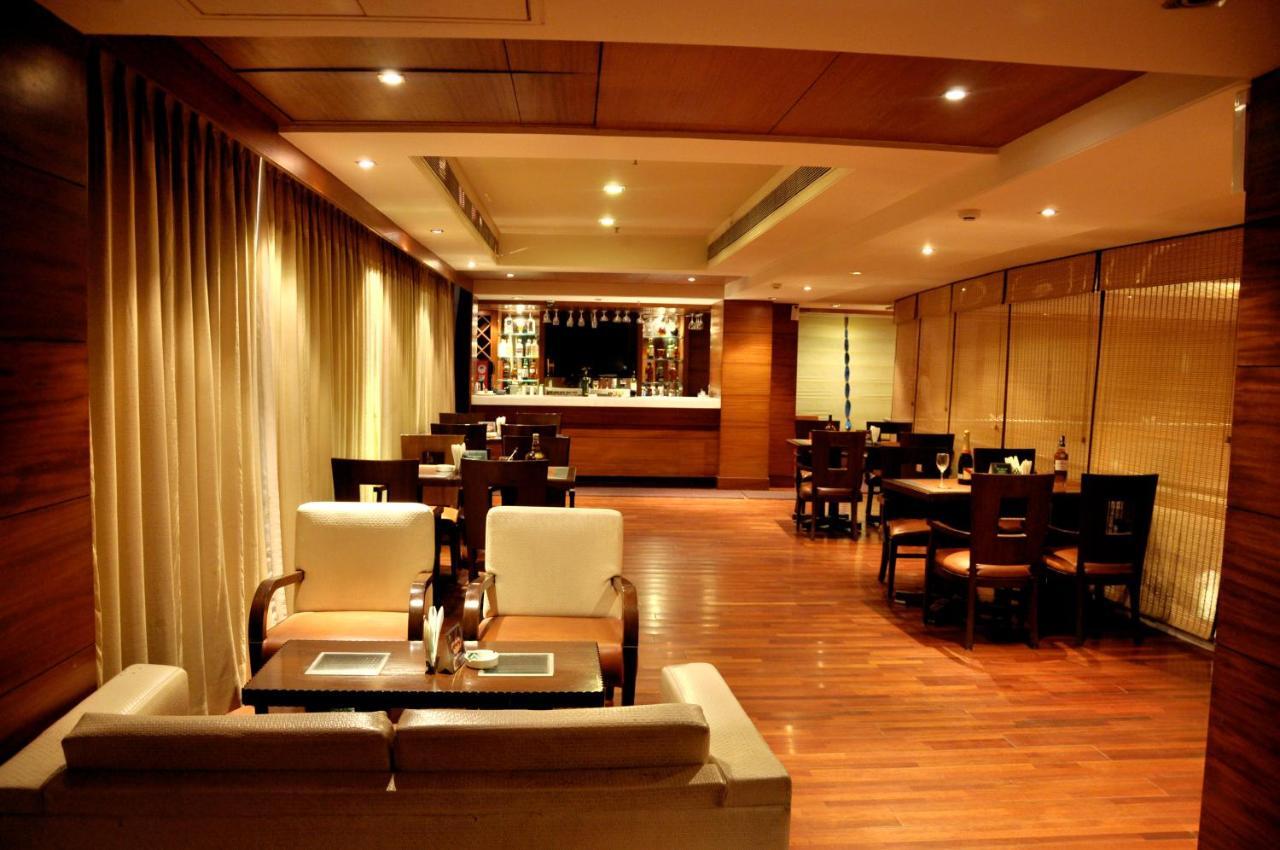 Surestay Plus Hotel By Best Western Indore Buitenkant foto