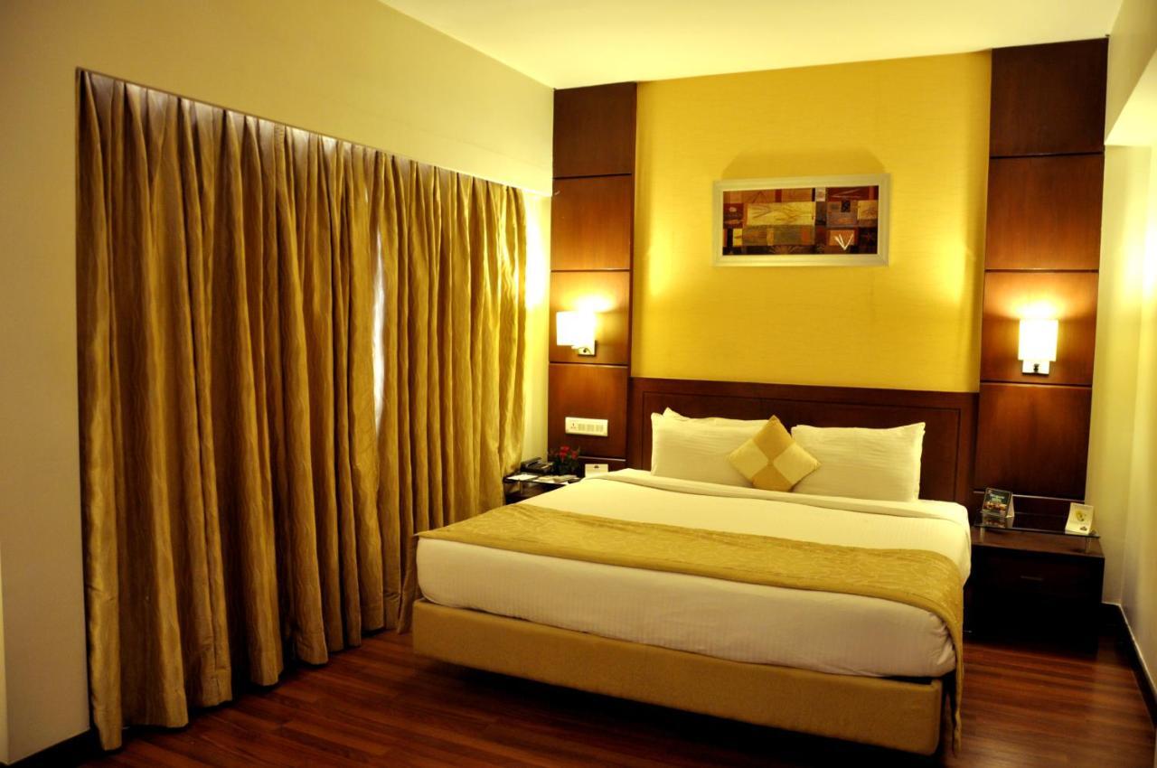 Surestay Plus Hotel By Best Western Indore Kamer foto