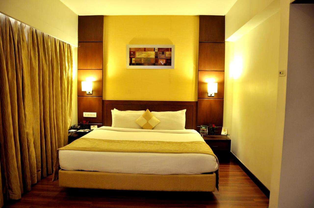 Surestay Plus Hotel By Best Western Indore Kamer foto