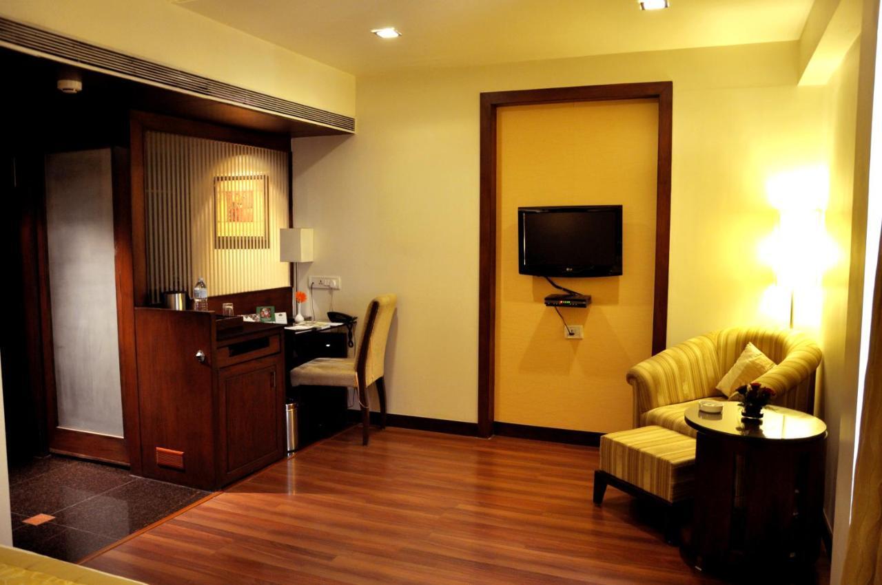 Surestay Plus Hotel By Best Western Indore Kamer foto