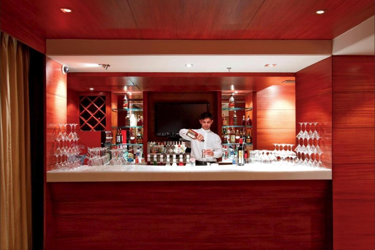 Surestay Plus Hotel By Best Western Indore Buitenkant foto