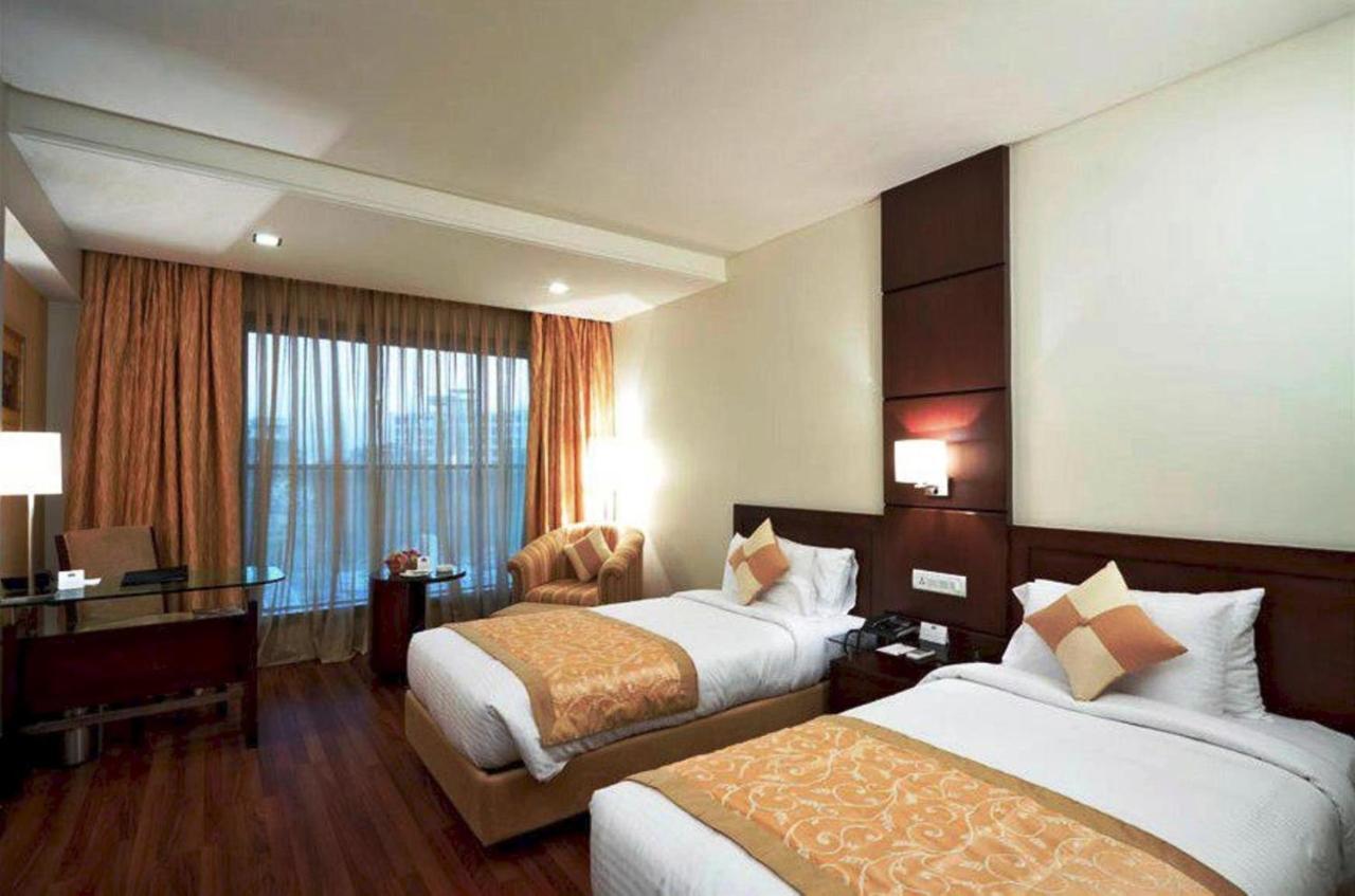Surestay Plus Hotel By Best Western Indore Buitenkant foto