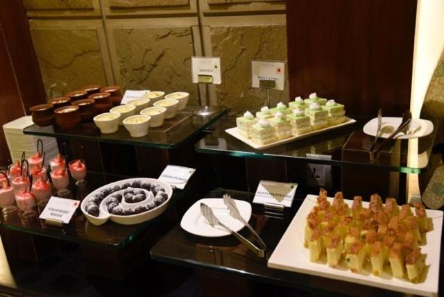 Surestay Plus Hotel By Best Western Indore Buitenkant foto
