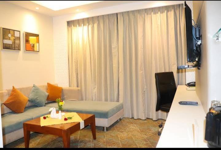 Surestay Plus Hotel By Best Western Indore Buitenkant foto