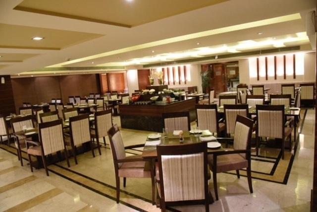 Surestay Plus Hotel By Best Western Indore Buitenkant foto