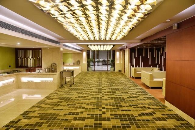 Surestay Plus Hotel By Best Western Indore Buitenkant foto
