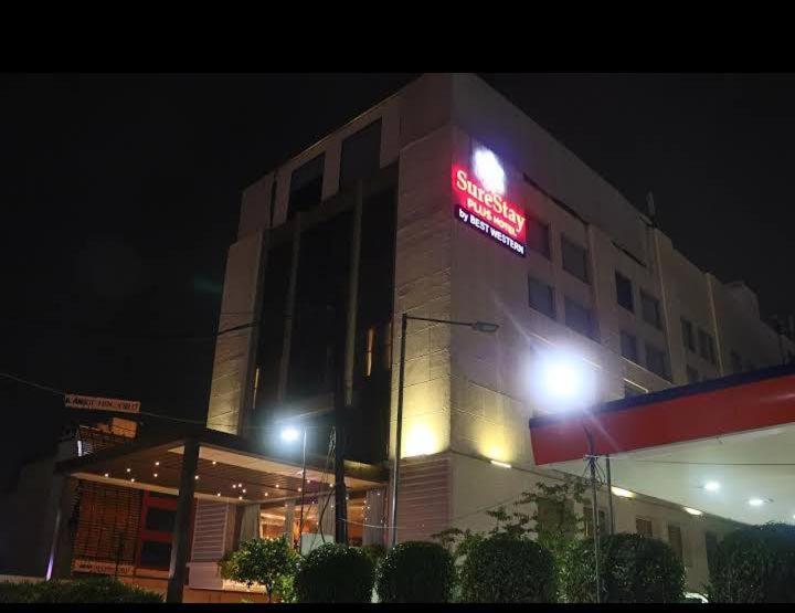 Surestay Plus Hotel By Best Western Indore Buitenkant foto