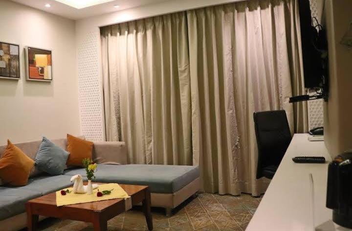 Surestay Plus Hotel By Best Western Indore Buitenkant foto